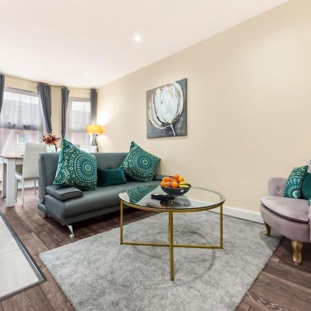 לונדון Family Friendly, Zone 2, 2 Beds, Overground מראה חיצוני תמונה